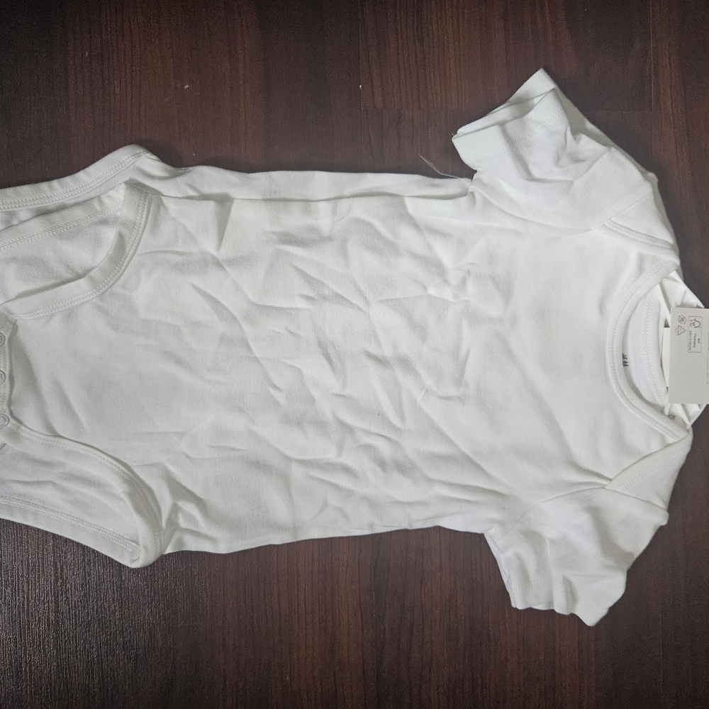 Baby Toddler bundle 5 pices size 18 months -2T onesies and vest - Picture 4 of 7